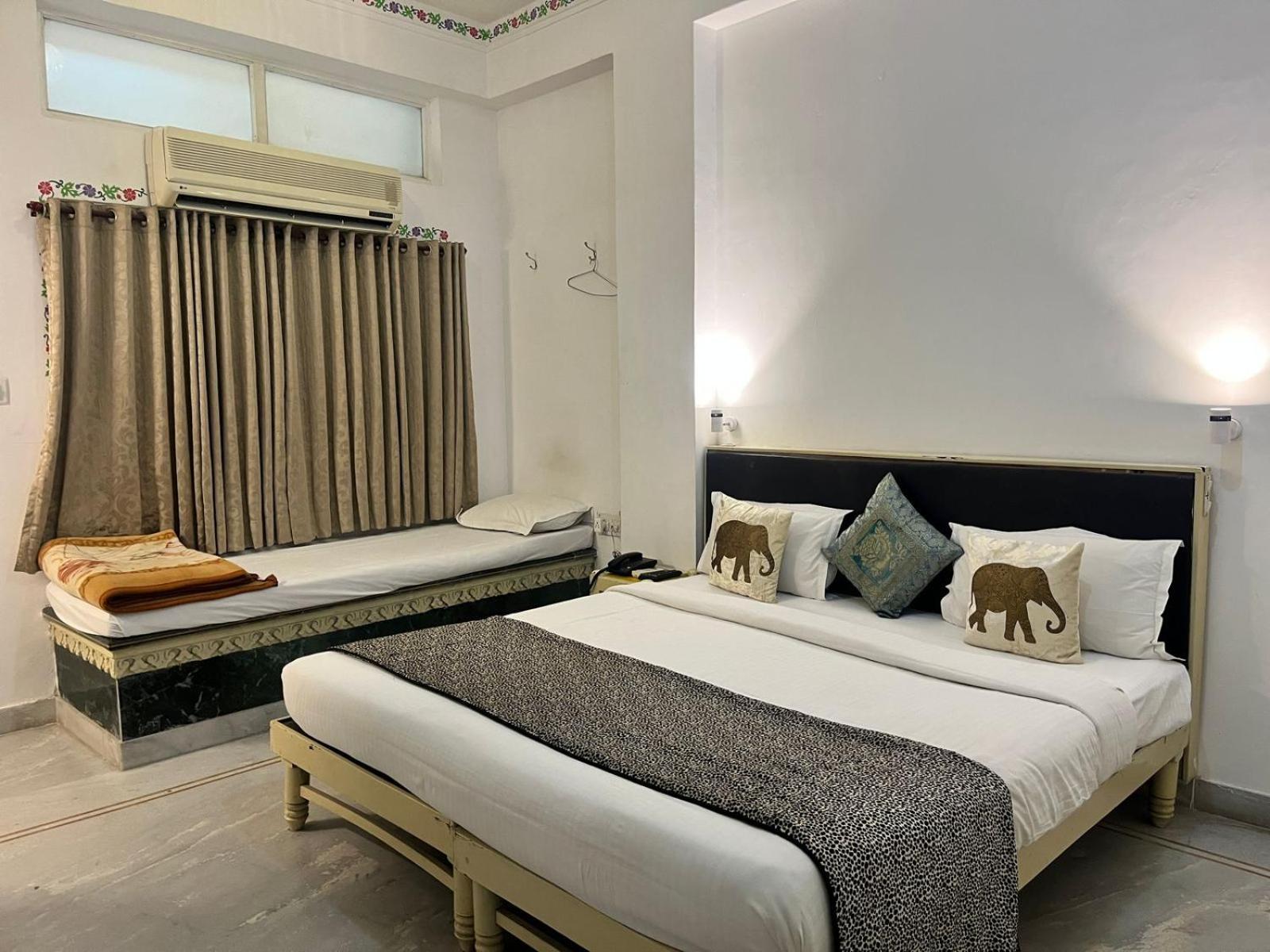 אודייפור Hotel The Tiger מראה חיצוני תמונה