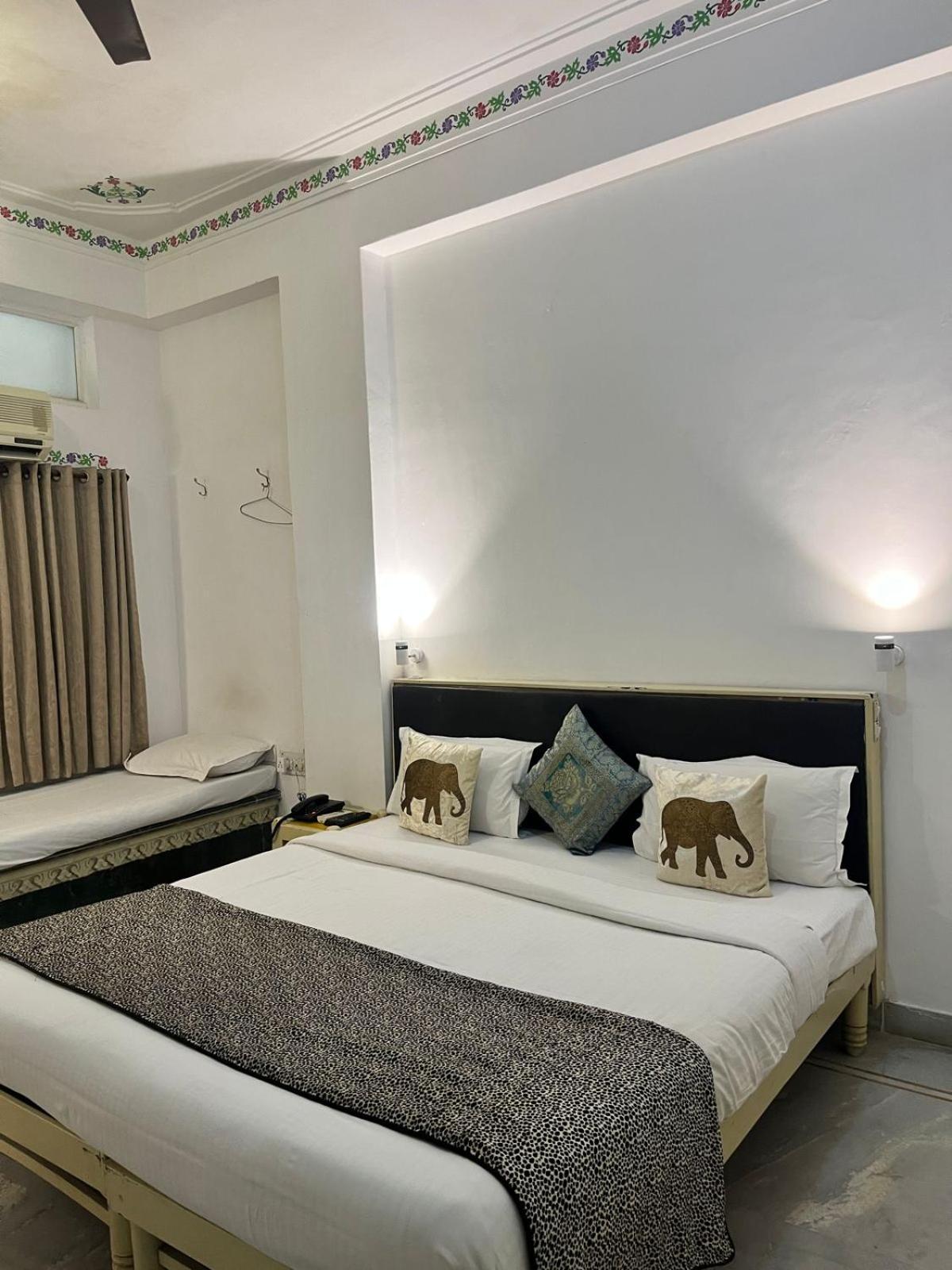 אודייפור Hotel The Tiger מראה חיצוני תמונה